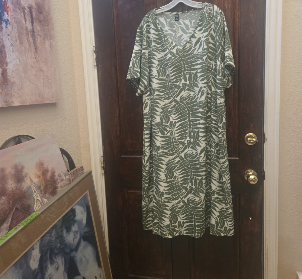 Green Leaf Print V-Neck Women’s Dress